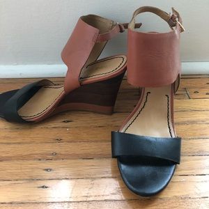 Nine West Open toe sandal wedge